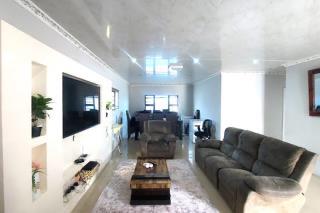 5 Bedroom Property for Sale in Amalinda Eastern Cape